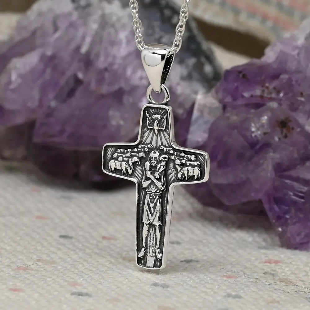 Colgante cruz de buen pastor en plata 950