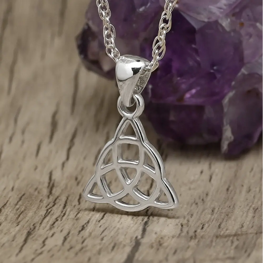 Colgante triqueta en plata 950