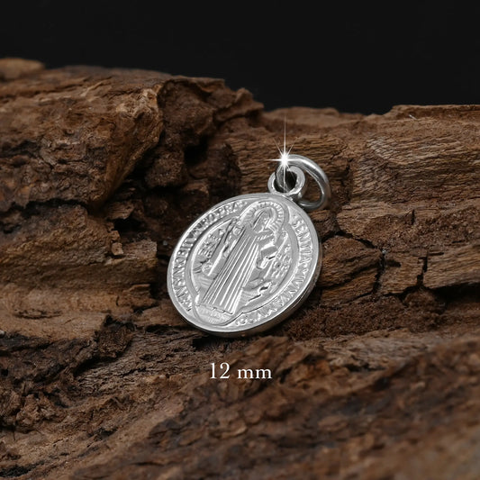 Colgane medalla de san benito en plata 950