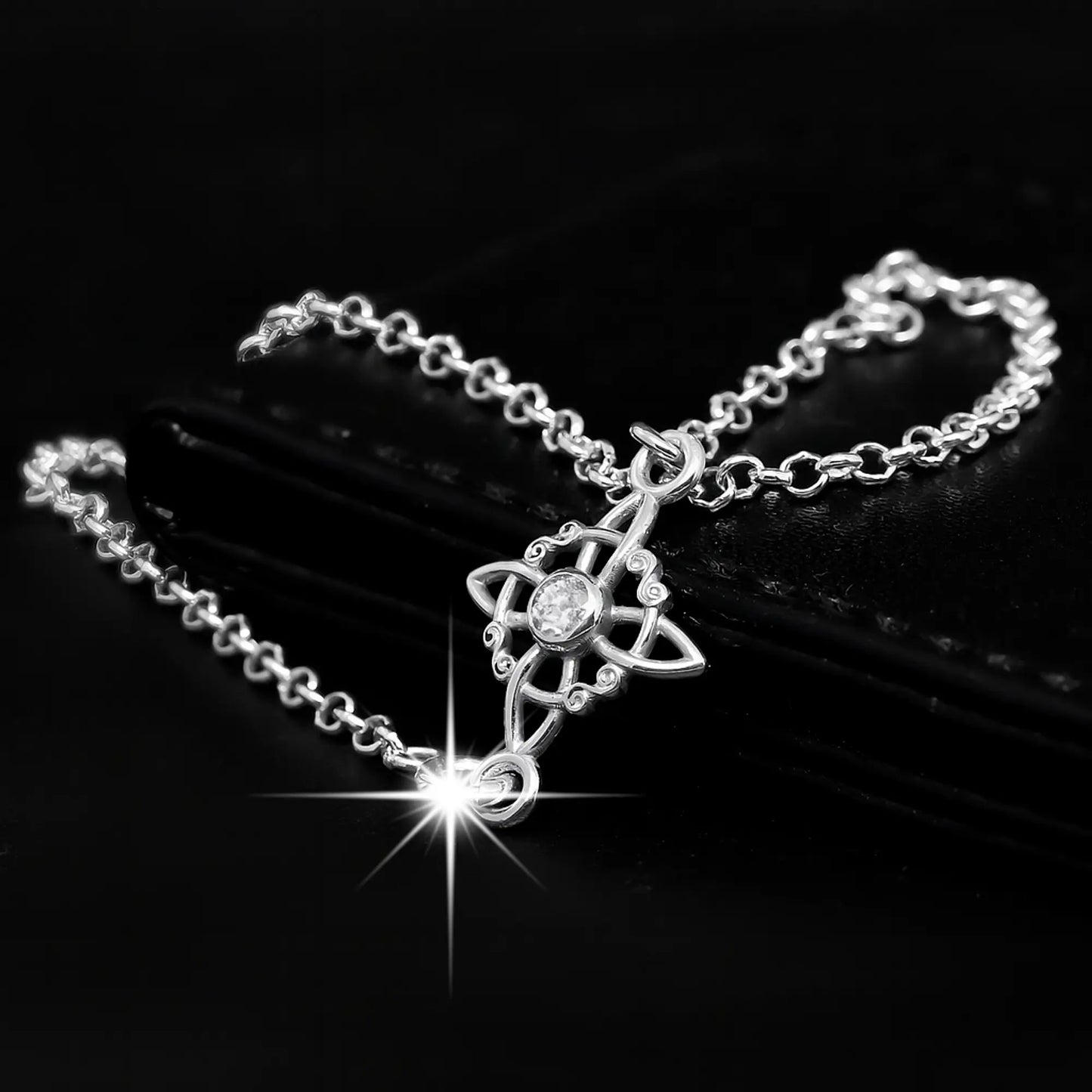Pulsera nudo de brujas 4 elementos piedra circón en plata 950