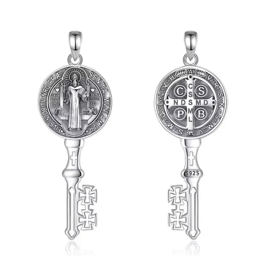 Colgante llave san benito en plata 925