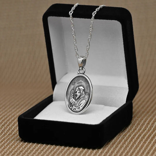 Colgante medalla de san pio en plata 925