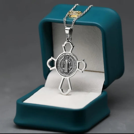 Colgante cruz de san benito en plata 925